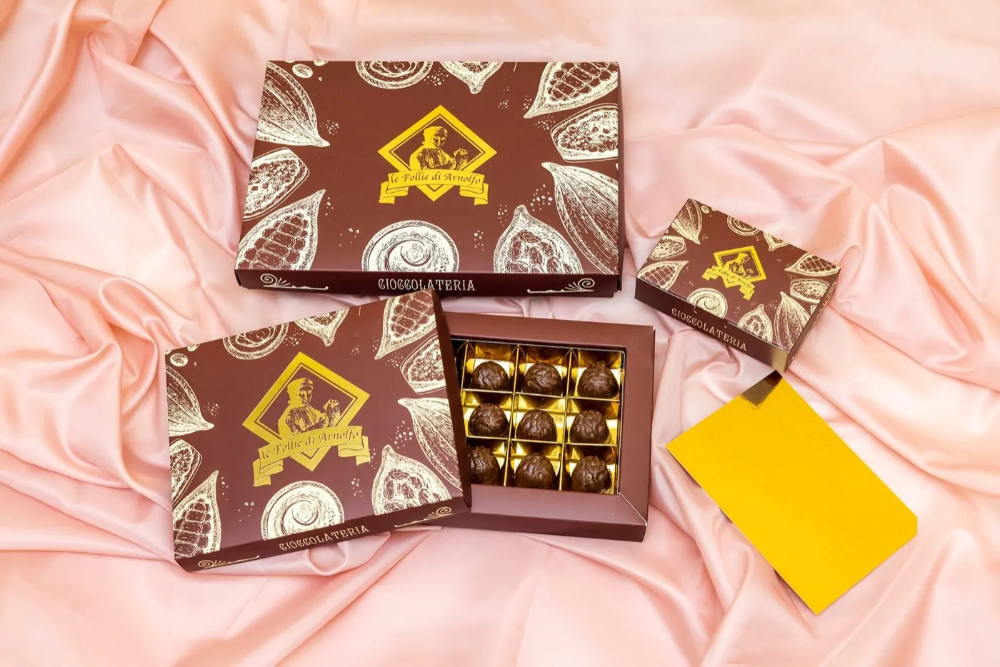 Scatola per cioccolatini con grafica oro